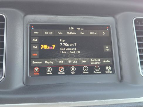Used 2022 Dodge Charger SXT RWD image 9
