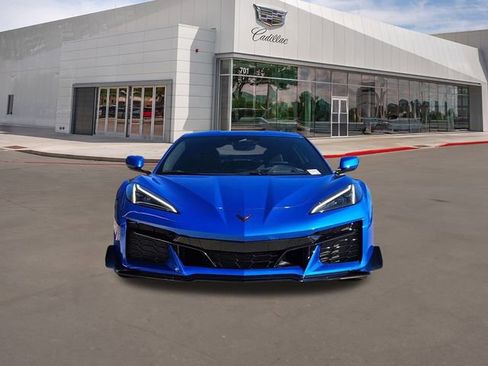 Used 2025 Chevrolet Corvette Z06 image 2