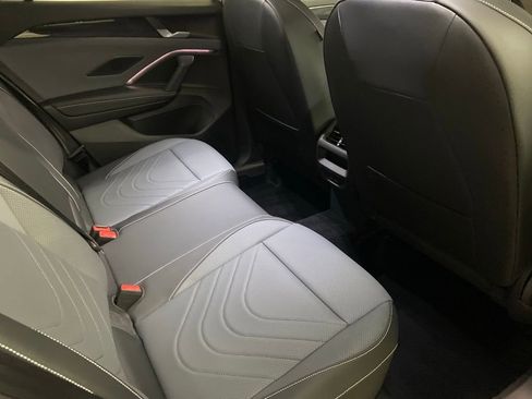 New 2026 Volkswagen Tiguan SE image 7