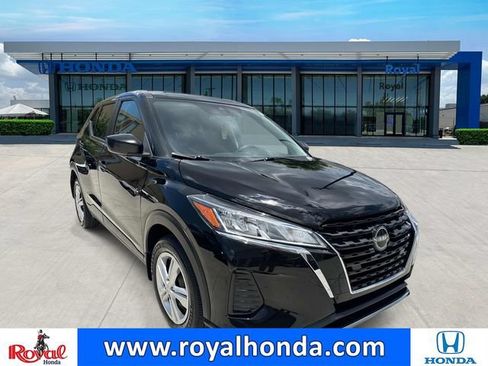 Used 2023 Nissan Kicks S FWD image 1