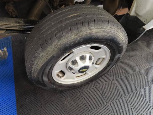 Used 2018 Chevrolet Silverado 2500 W/T RWD image 8