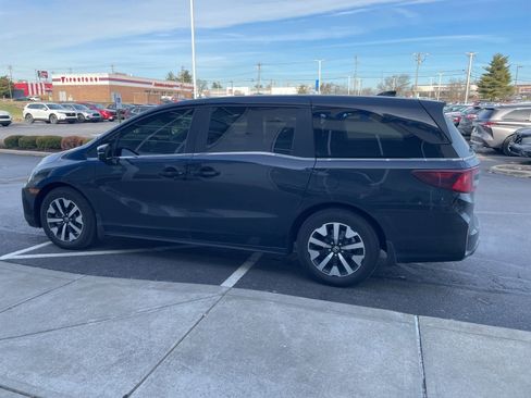 Certified 2025 Honda Odyssey EX-L image 8