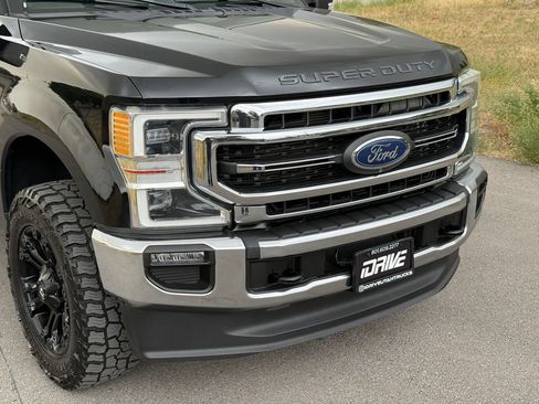 Used 2022 Ford F350 Lariat w/ Lariat Ultimate Package AWD/4WD image 3