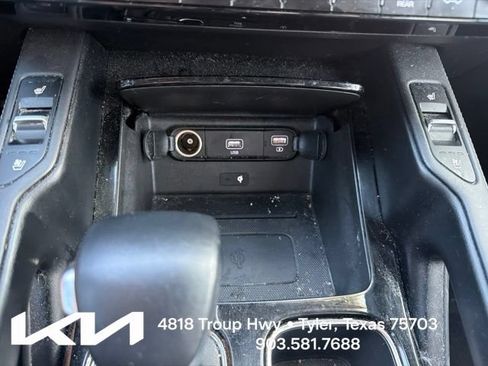 Used 2022 Kia Telluride EX w/ EX Premium Package AWD/4WD image 21