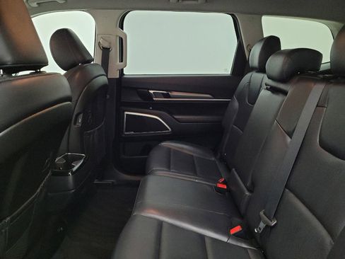 Used 2020 Kia Telluride LX image 18