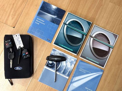 Used 2005 Ford Thunderbird image 99