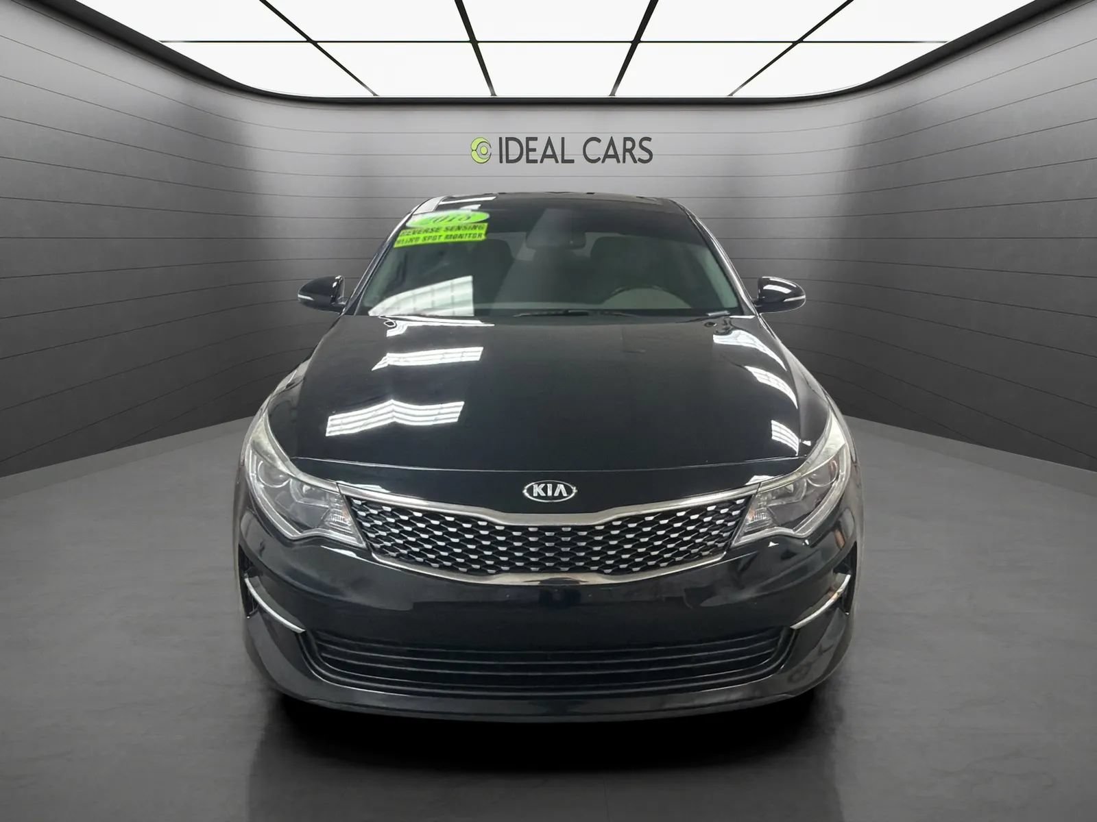 Used 2018 Kia Optima EX w/ Premium Package FWD image 2