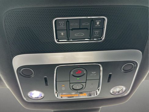 New 2026 Bentley Flying Spur V8 AWD/4WD image 51