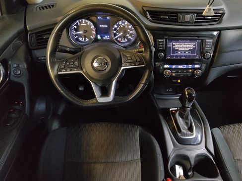 Used 2018 Nissan Rogue SV w/ Premium Package AWD/4WD image 22