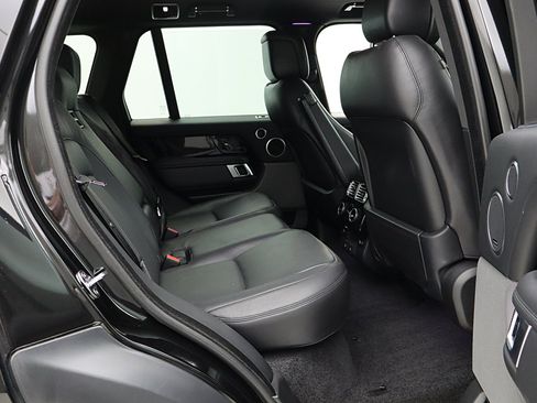 Used 2020 Land Rover Range Rover HSE image 32