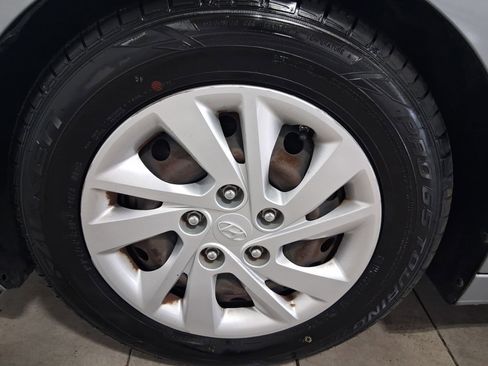 Used 2017 Hyundai Elantra SE FWD image 10