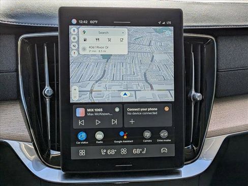 Certified 2025 Volvo XC90 B6 Plus w/ Protection Package Premier image 17