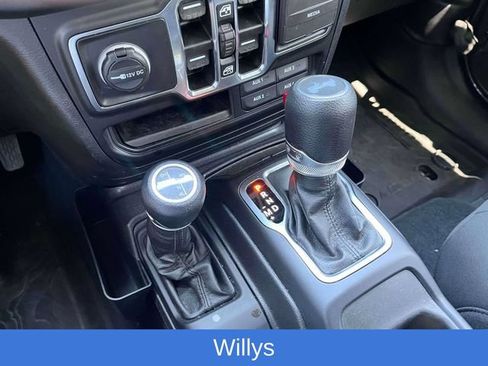 Used 2023 Jeep Wrangler Unlimited AWD/4WD image 28