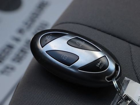 Used 2025 Hyundai Elantra SEL FWD image 33