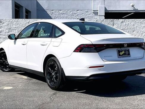 Used 2025 Honda Accord SE image 10
