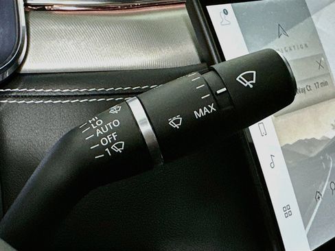 Used 2024 Jaguar XF R-Dynamic SE AWD/4WD image 21