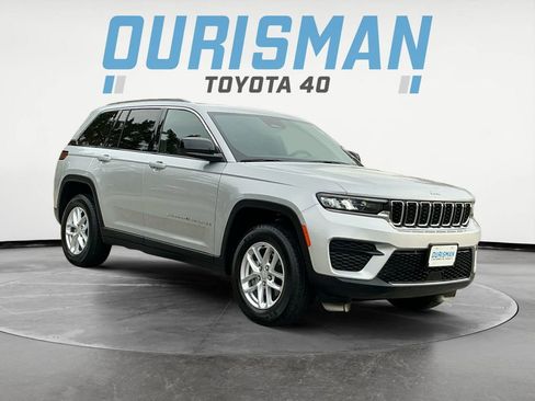 Used 2025 Jeep Grand Cherokee Laredo X w/ Luxury Tech Group I image 9