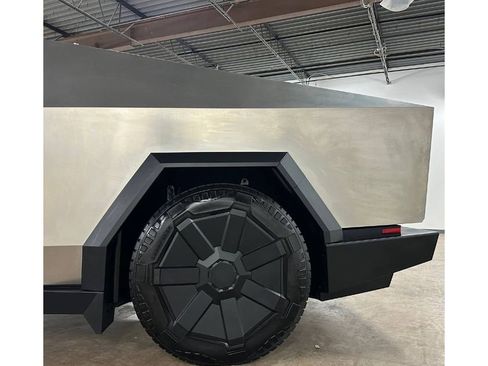 Used 2025 Tesla Cybertruck Cyberbeast AWD/4WD image 10