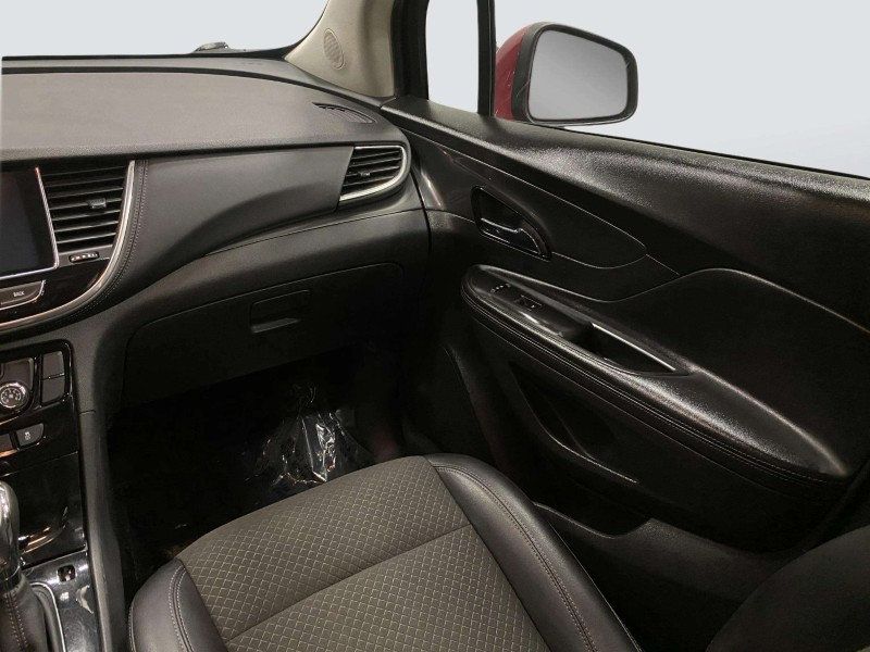 Used 2020 Buick Encore Preferred AWD/4WD image 23
