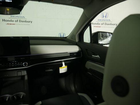 New 2025 Honda Prologue Touring image 14