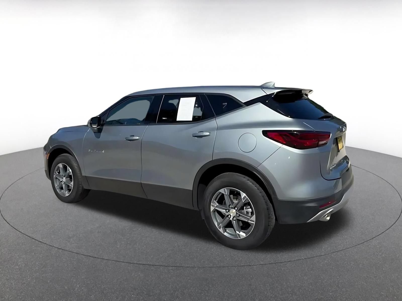 Used 2026 Chevrolet Blazer LT FWD image 9