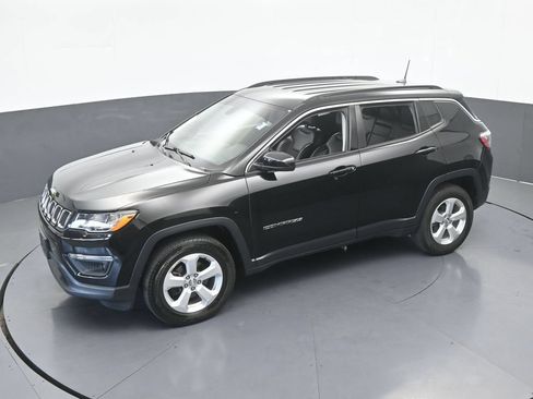 Used 2018 Jeep Compass Latitude w/ Popular Equipment Group AWD/4WD image 49