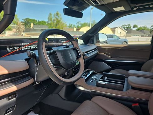New 2026 Lincoln Navigator L Black Label AWD/4WD image 20
