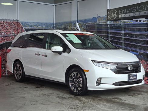 Used 2024 Honda Odyssey EX-L image 1