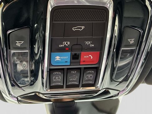 Used 2023 Jeep Grand Cherokee L Overland w/ Luxury Tech Group IV AWD/4WD image 41