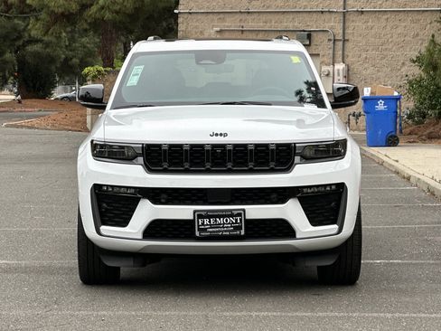 New 2026 Jeep Grand Cherokee Limited AWD/4WD image 8