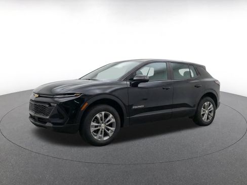 Used 2025 Chevrolet Equinox LT FWD image 3