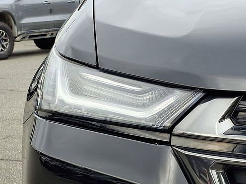 Certified 2023 Chevrolet Traverse RS image 9