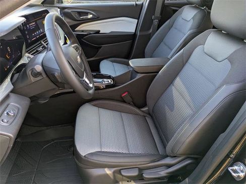 New 2026 Chevrolet Trax LT image 11