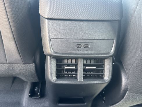 New 2026 Chevrolet Equinox LT image 8