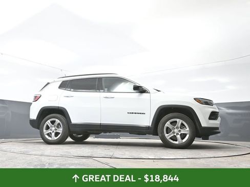 Used 2024 Jeep Compass Latitude image 52
