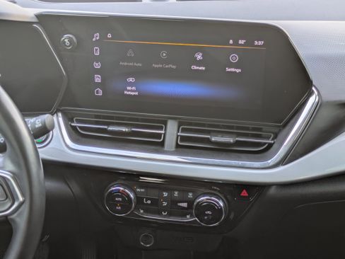 Used 2024 Chevrolet Trax LT w/ Driver Confidence Package image 14