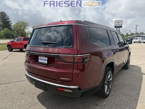 Used 2023 Jeep Wagoneer L Series III w/ Premium Group I image 5