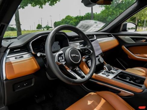 Used 2026 Jaguar F-PACE R-Dynamic S AWD/4WD image 2