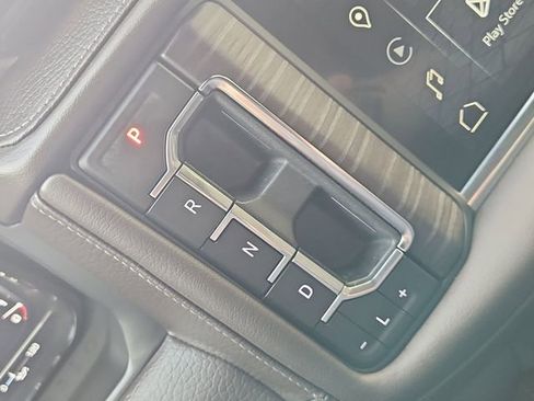 Used 2024 GMC Yukon Denali w/ Advanced Technology Package image 16