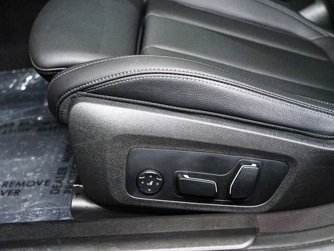 Used 2026 BMW 330i Sedan w/ Premium Package RWD image 21