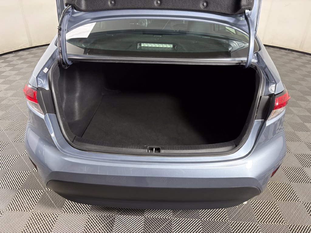 Used 2023 Toyota Corolla LE FWD image 28