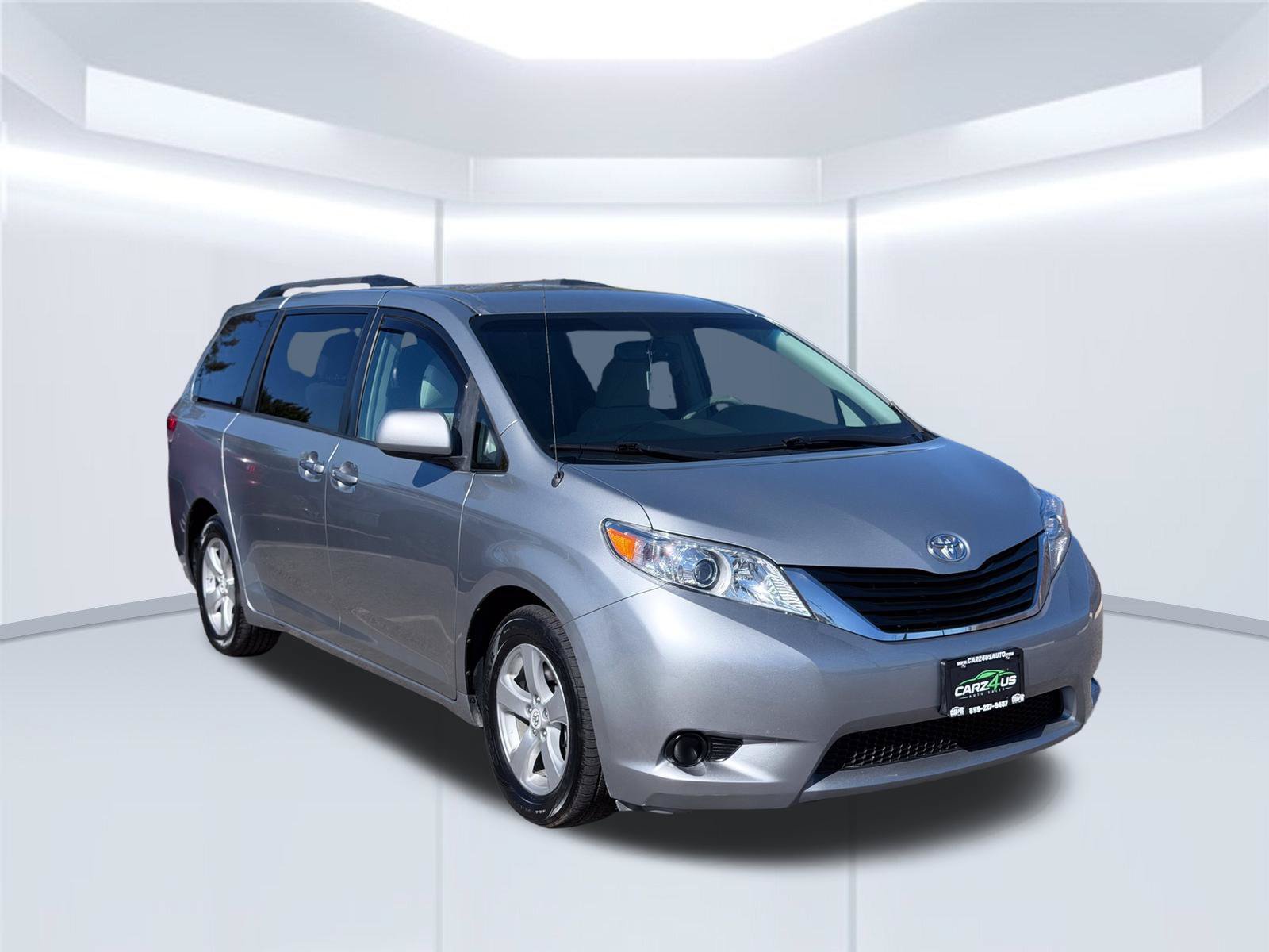 Used 2011 Toyota Sienna LE FWD image 3