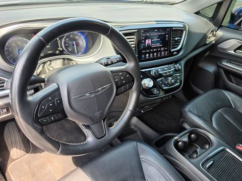 Used 2018 Chrysler Pacifica Touring-L Plus w/ S Appearance Package FWD image 25