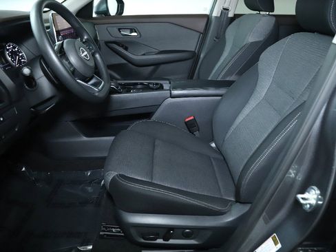 Certified 2023 Nissan Rogue SV image 18