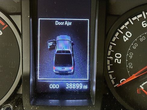 Used 2020 Toyota Tacoma SR image 13