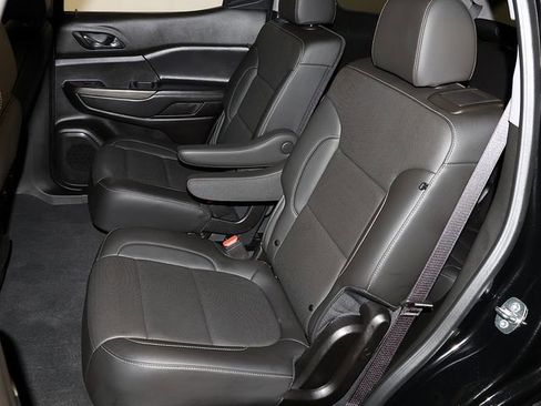 Used 2023 GMC Acadia SLT w/ Elevation Edition AWD/4WD image 13