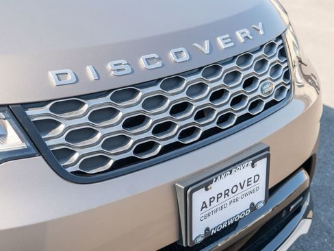 Used 2023 Land Rover Discovery Metropolitan Edition AWD/4WD image 16