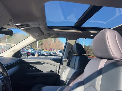 Used 2023 Honda Pilot Touring image 14