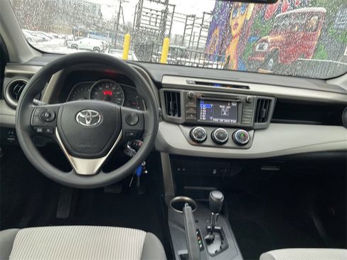 Used 2015 Toyota RAV4 LE image 15