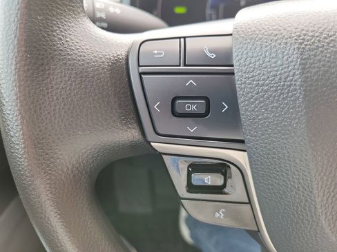 Used 2025 Toyota Camry LE image 14